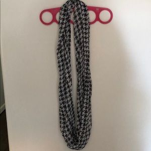 houndstooth infinity scarf